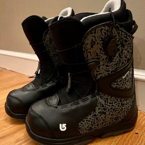 Burton Snowboard Boots -Youth Size 5